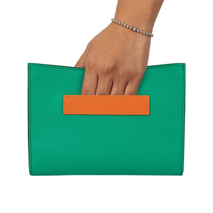 Bolso de mano con púas