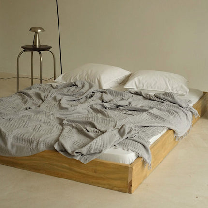 Hvid Gray Bedspread