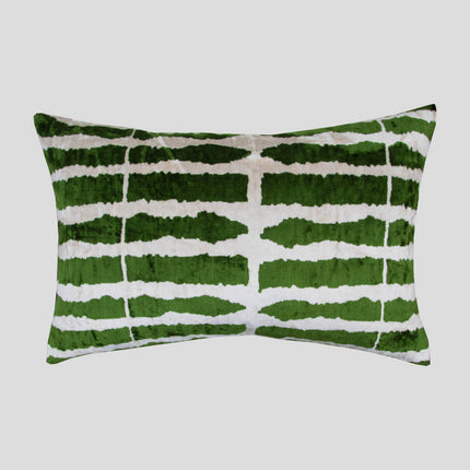 Funda de almohada Ikat de terciopelo de seda verde