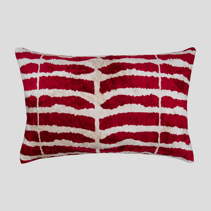 Funda de almohada Ikat de terciopelo de seda roja