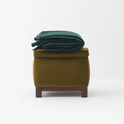 Rüschendetaillierter Sitzhocker aus grünem Samt mit Holzbeinen