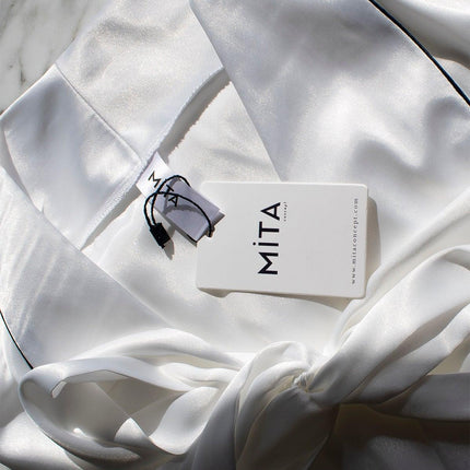 İpeksi Saten Beyaz Lacivert Biyeli Şal Yaka Kimono ve Pantolonlu Takım-Mita Concept-nowshopfun